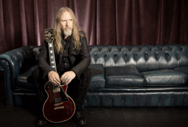 Jerry Cantrell Les Paul Custom "Wino Red" Revealed & Unboxing
